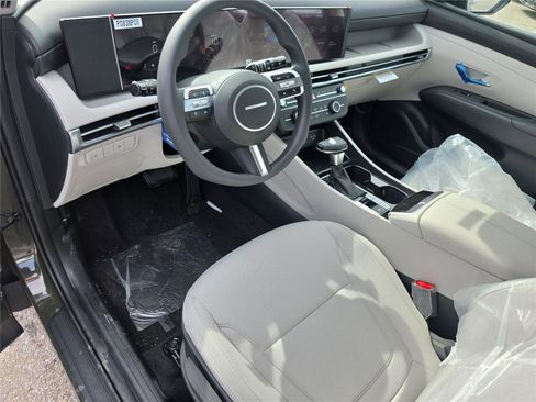 New 2026 Hyundai Tucson SE image 4