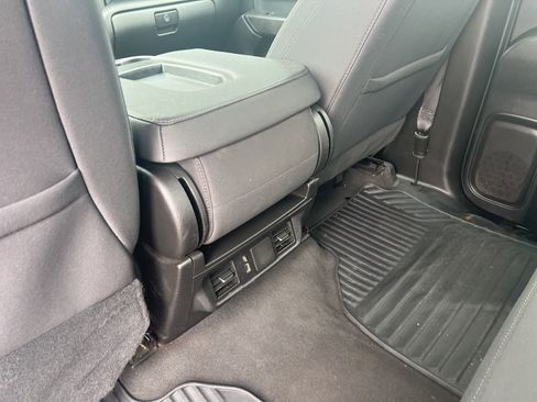 Used 2024 Chevrolet Silverado 1500 Custom image 22