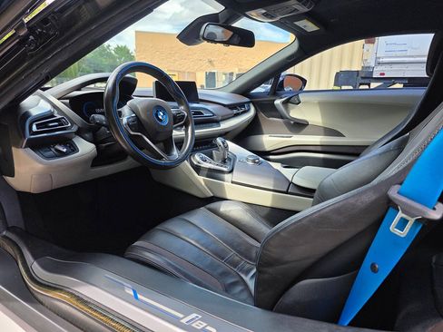 Used 2017 BMW i8 AWD/4WD image 10