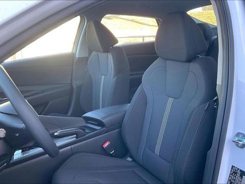New 2026 Hyundai Elantra SE w/ Cargo Package FWD image 9