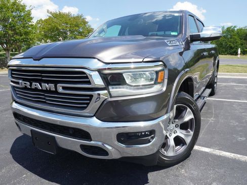 Used 2020 RAM 1500 Laramie AWD/4WD image 9