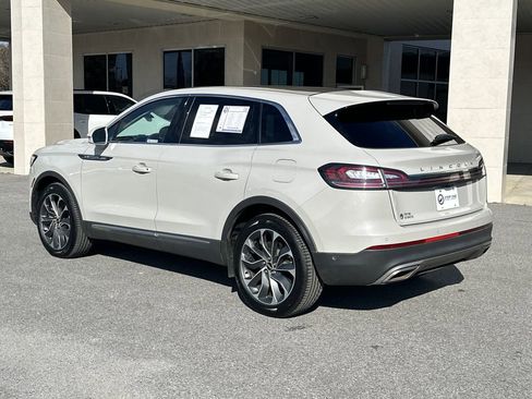 Used 2022 Lincoln Nautilus Reserve w/ Equipment Group 201A image 5