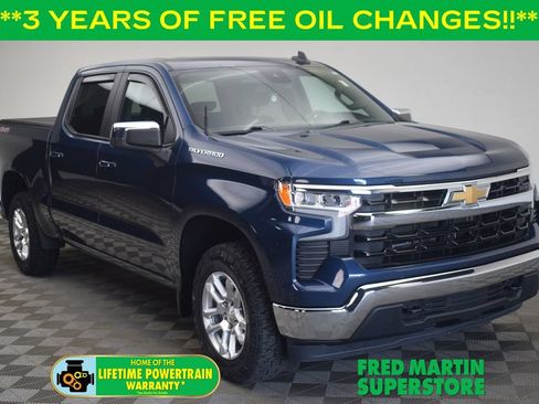 Used 2022 Chevrolet Silverado 1500 LT AWD/4WD image 1