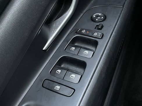 Used 2025 Hyundai Elantra SEL FWD image 11