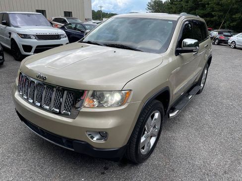 Used 2012 Jeep Grand Cherokee Overland Summit AWD/4WD image 6