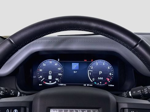 Used 2026 Land Rover Defender 110 X-Dynamic SE AWD/4WD image 10