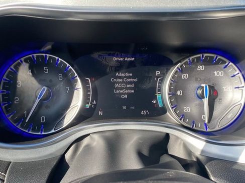 New 2026 Chrysler Pacifica Limited w/ Uconnect Theater Family Group image 20