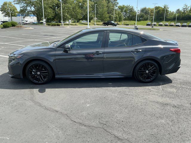 Used 2025 Toyota Camry SE FWD image 8