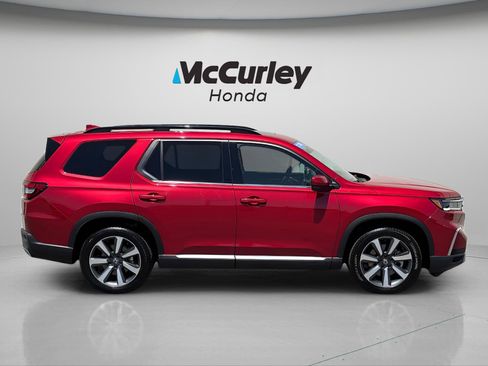 Certified 2025 Honda Pilot Touring image 2