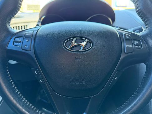 Used 2011 Hyundai Genesis 2.0T image 13