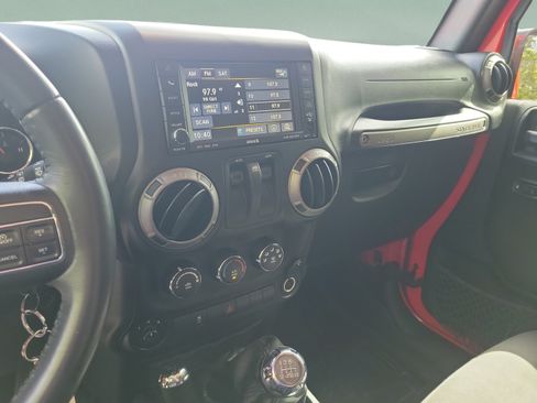 Used 2017 Jeep Wrangler Sport w/ Quick Order Package 23S AWD/4WD image 24