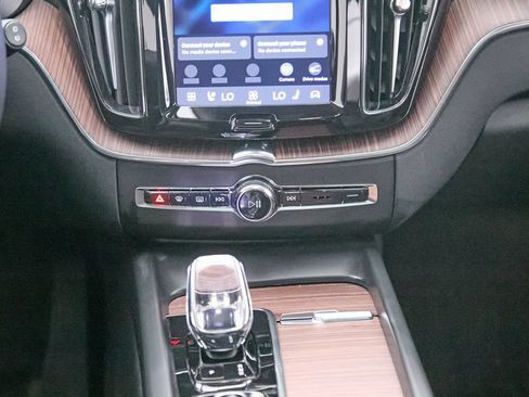 Certified 2023 Volvo XC60 B6 Ultimate w/ Climate Package AWD/4WD image 31