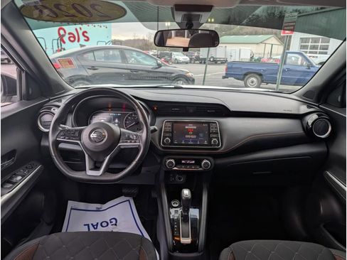 Used 2020 Nissan Kicks SR image 6