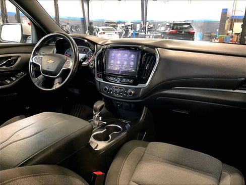 Used 2022 Chevrolet Traverse LT AWD/4WD image 14