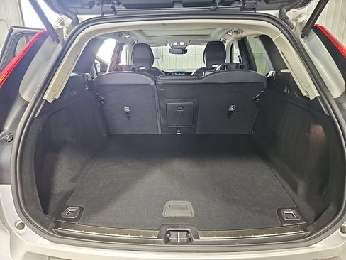Used 2023 Volvo XC60 B5 Plus w/ Climate Package AWD/4WD image 12