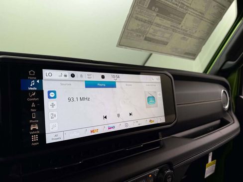 New 2025 Jeep Gladiator Sport image 29