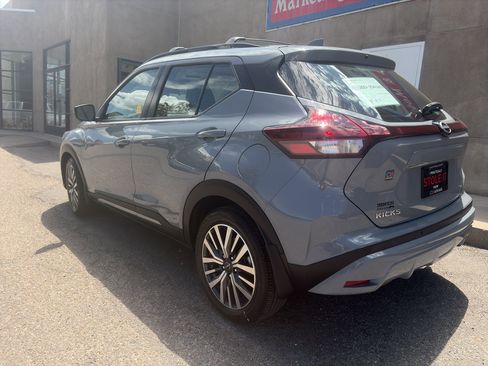Used 2023 Nissan Kicks SR w/ SR Premium Package FWD image 8
