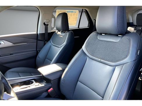 New 2026 Ford Explorer Active w/ Active Comfort Package AWD/4WD image 12
