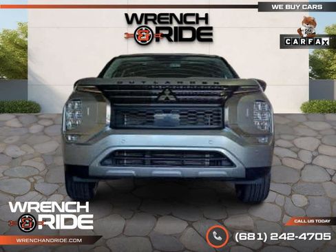 Used 2022 Mitsubishi Outlander SE image 16