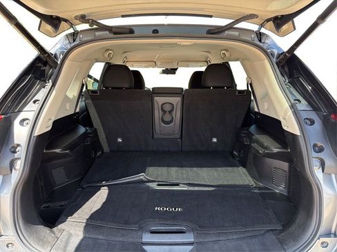 Used 2019 Nissan Rogue SV FWD image 13