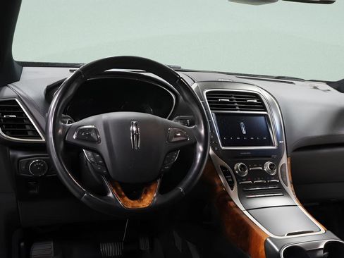 Used 2016 Lincoln MKX Select w/ Select Plus Package AWD/4WD image 6
