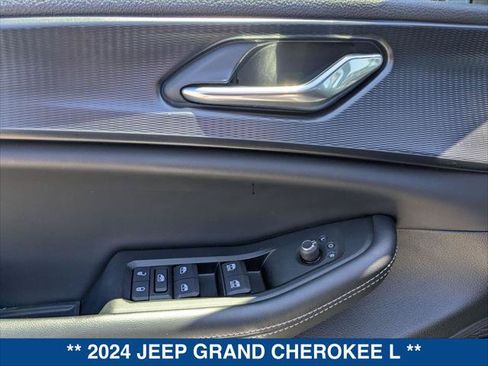 Used 2024 Jeep Grand Cherokee L Laredo AWD/4WD image 11