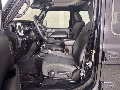 Used 2024 Jeep Wrangler Unlimited Sahara w/ Dual Top Group AWD/4WD image 27