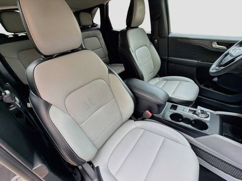 Used 2023 Ford Escape Platinum AWD/4WD image 30
