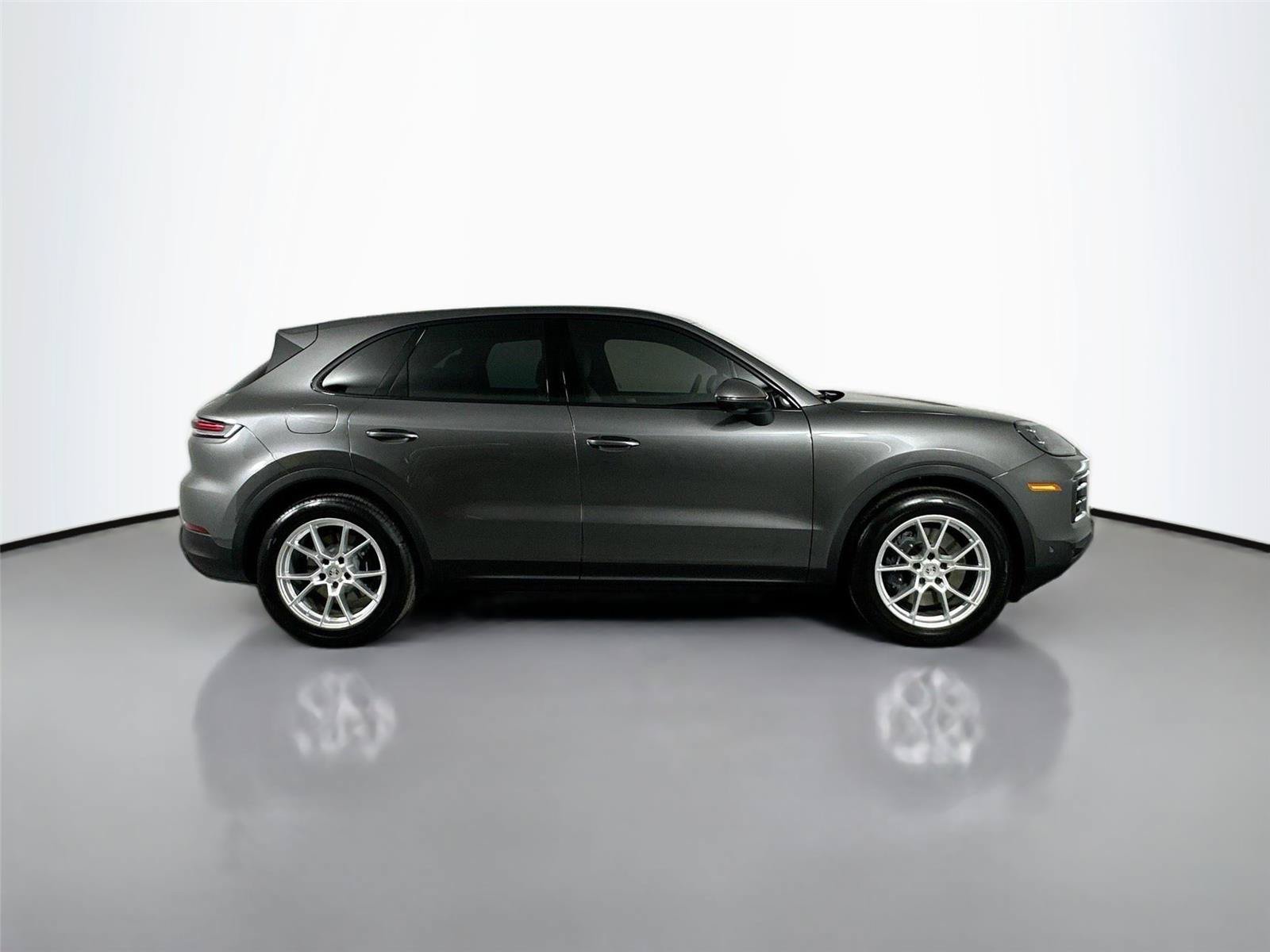 Certified 2026 Porsche Cayenne AWD/4WD image 8