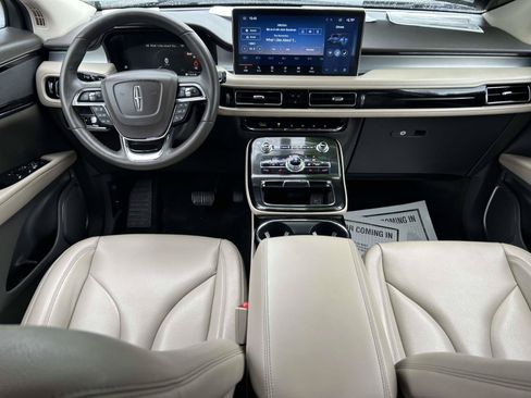Certified 2022 Lincoln Nautilus FWD w/ Premium Package image 17