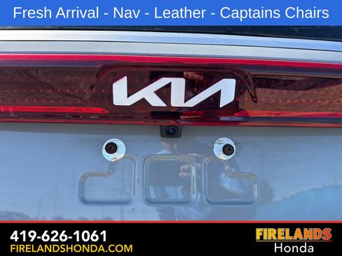 Used 2024 Kia Carnival EX FWD image 25