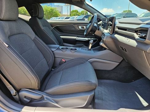 Used 2025 Ford Mustang Coupe RWD image 19