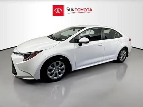 Used 2026 Toyota Corolla LE FWD image 9