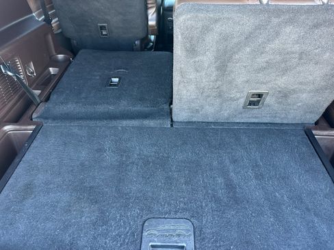 Used 2021 Ford Explorer King Ranch w/ Premium Technology Package image 16