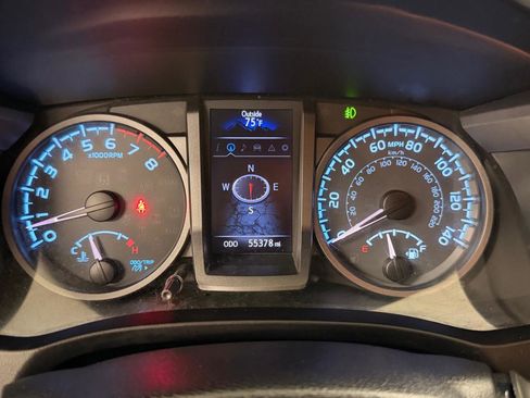 Used 2019 Toyota Tacoma TRD Sport w/ Technology Package image 12