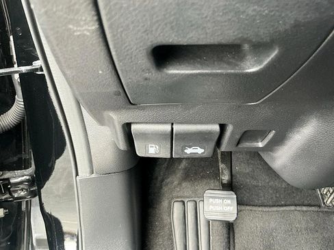 Certified 2024 Nissan Murano SV w/ SV Midnight Edition Package image 14