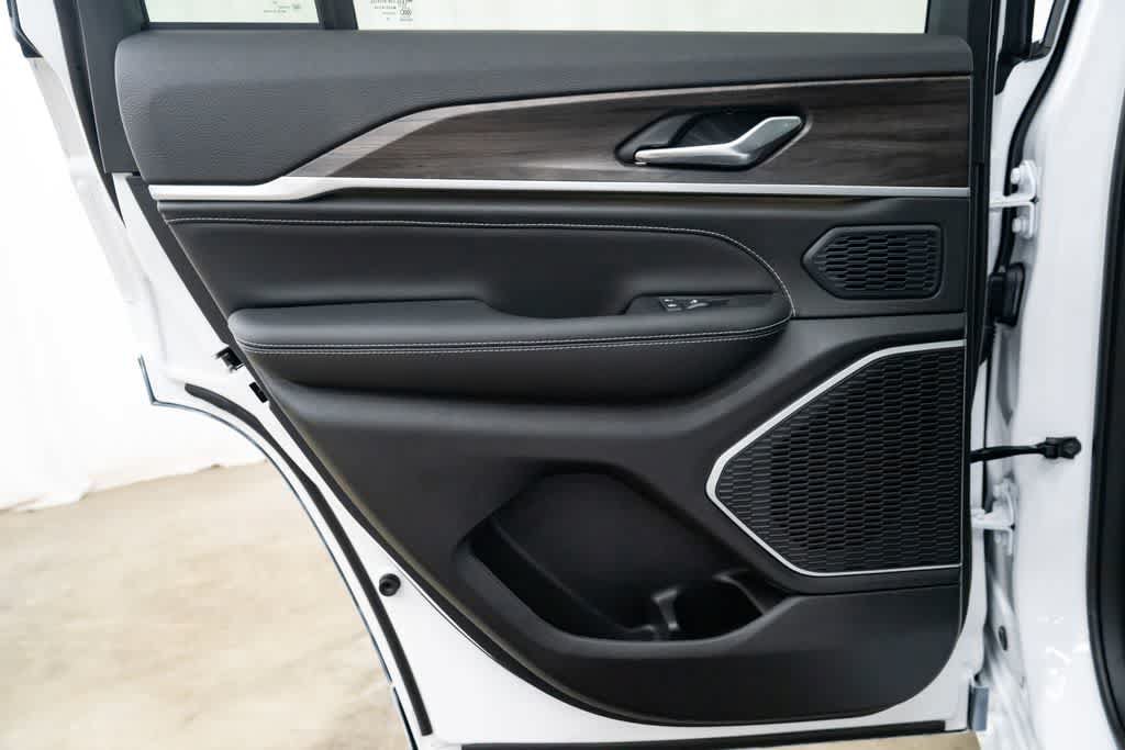 New 2026 Jeep Grand Cherokee Limited AWD/4WD image 27