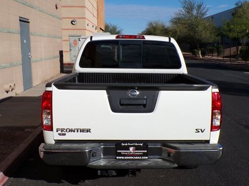 Used 2018 Nissan Frontier SV RWD image 3