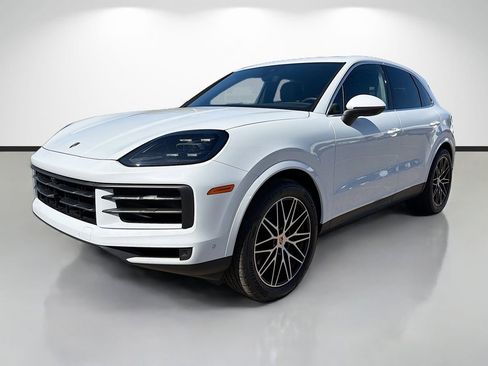 Used 2025 Porsche Cayenne AWD/4WD image 7