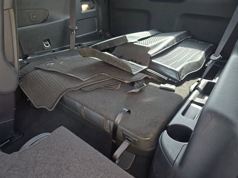 Used 2025 Ford Explorer ST-Line AWD/4WD image 10