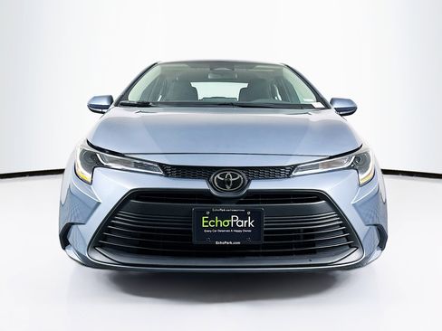 Used 2024 Toyota Corolla LE FWD image 2