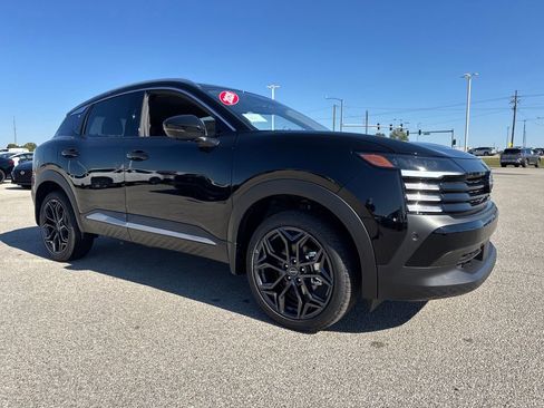 New 2026 Nissan Kicks SR image 9