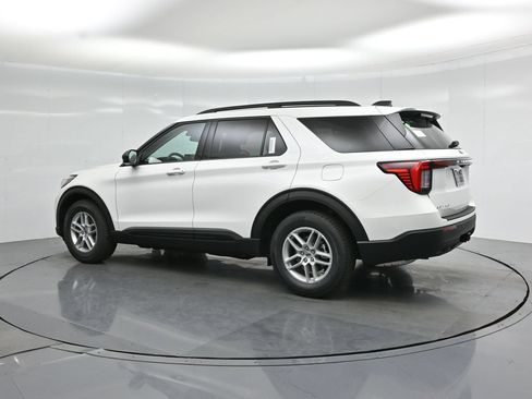 New 2026 Ford Explorer Active RWD image 5