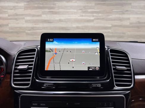 Used 2017 Mercedes-Benz GLS 550 4MATIC image 10