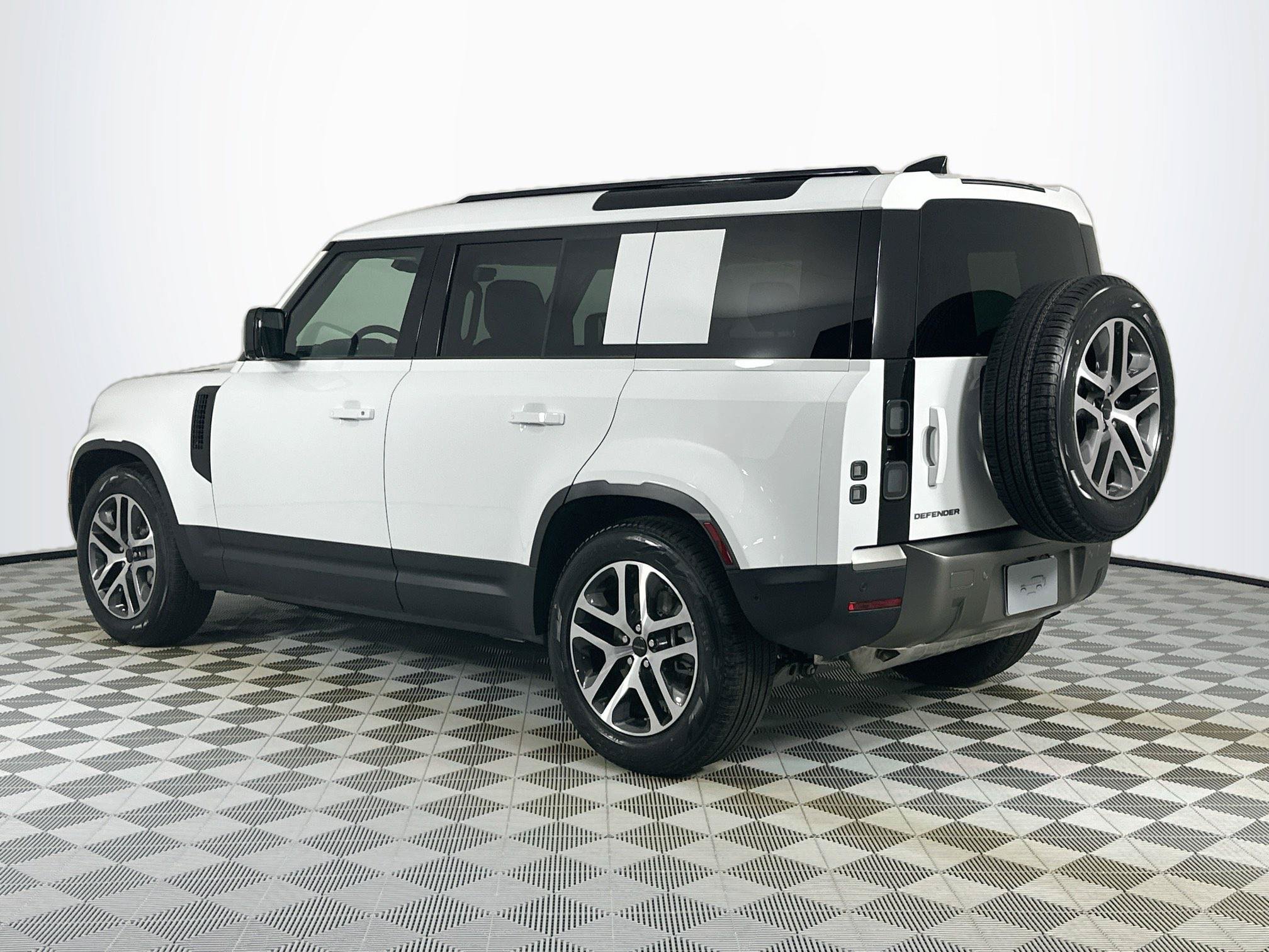Certified 2026 Land Rover Defender 110 S AWD/4WD image 7