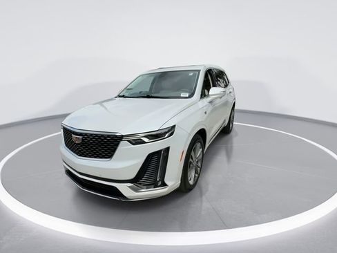 Used 2024 Cadillac XT6 Premium Luxury FWD image 4