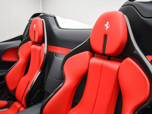 Used 2022 Ferrari SF90 Spider image 54