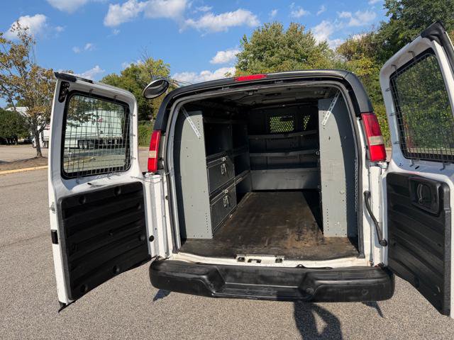 Used 2015 Chevrolet Express 2500 RWD image 27