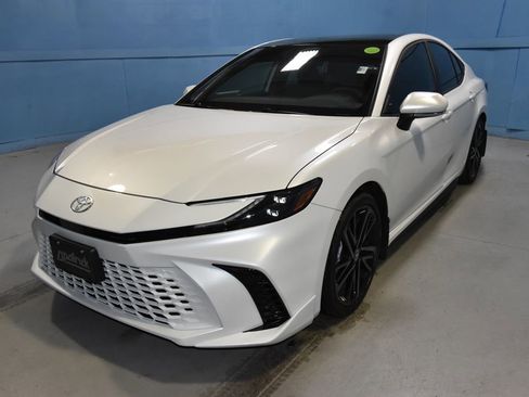 Used 2025 Toyota Camry XSE FWD image 24