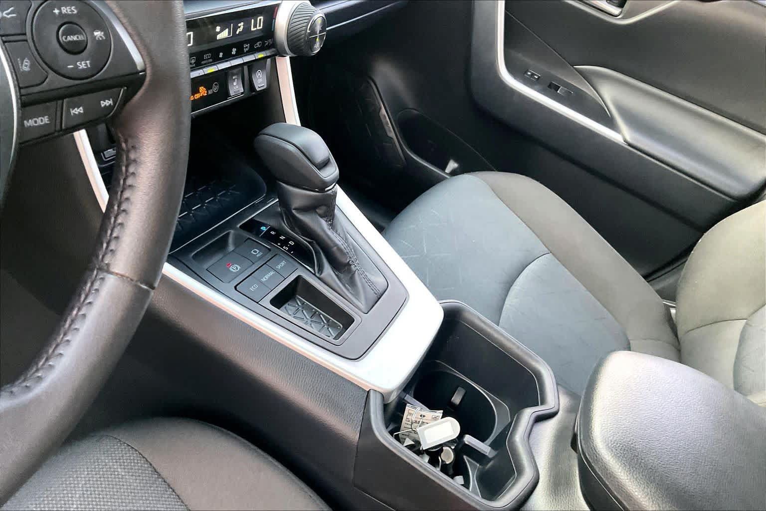 Used 2025 Toyota RAV4 XLE w/ Weather Package FWD image 15